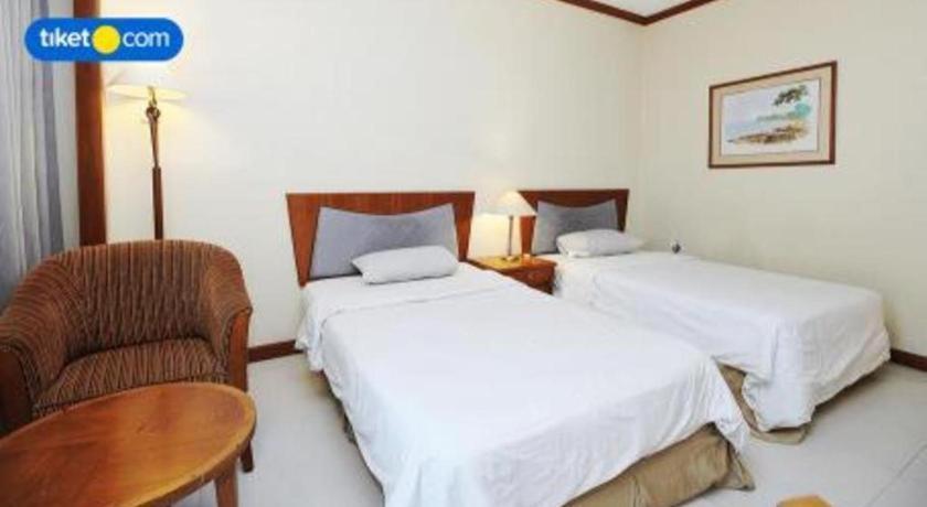Makassar Golden Hotel Exterior photo
